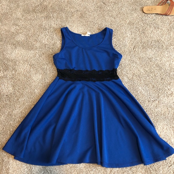 Dresses & Skirts - Blue dress with lace detailing